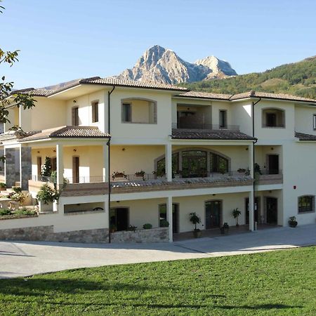 Locanda Del Parco Hotel Colledara Екстер'єр фото